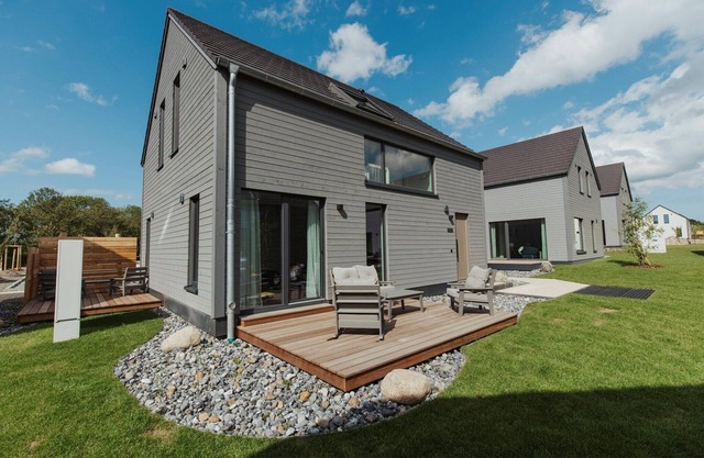 skandinavisch eingerichtetes Doppelhaus in Sagard