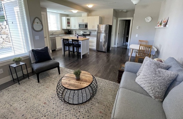 Ski at Big White, Cozy Black Mountain Retreat