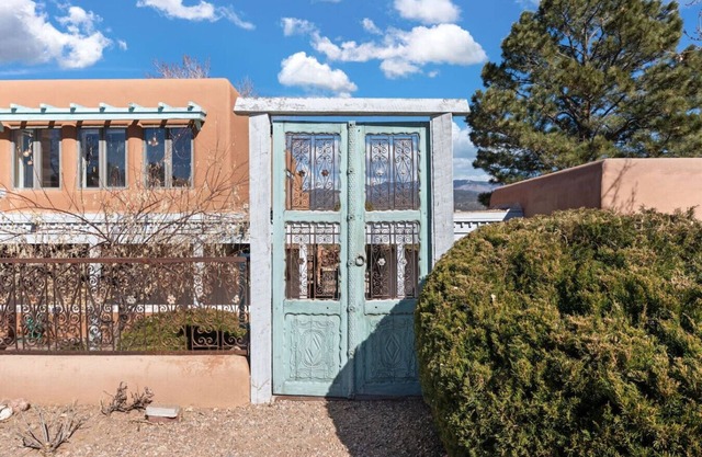 Ski Discounts! Luxe Escape near Opera | Spa Pool Casita