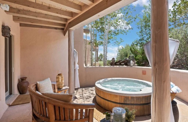 Ski Discounts! Tesuque Getaway w/Hot Tub