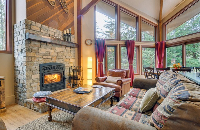 Ski & Golf: Cozy North Conway Mountain Cabin!