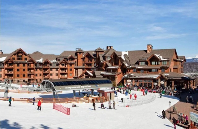 SKI IN/OUT 2 Bedroom @ Grand Lodge on Peak 7, March 8- March 15 2025