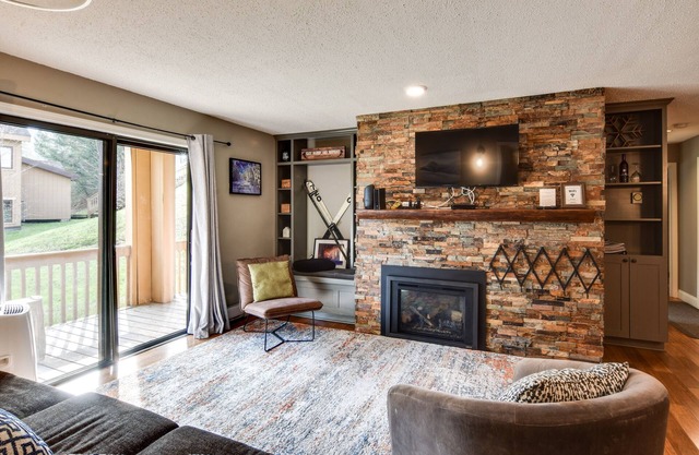 Ski-In/Out & Golf Condo w/A/C at Holiday Valley!