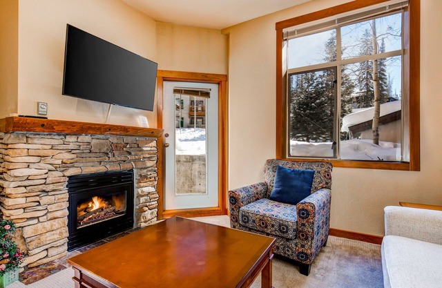 Ski-In/Out Powderhorn Condo with Shared Hot Tubs, a Pool & Gym at Club Solitude