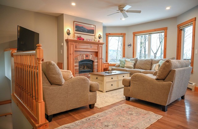 Ski-In/Ski-Out, 2-Story Condo @ Jay Peak Resort W/Outdoor Hot Tub