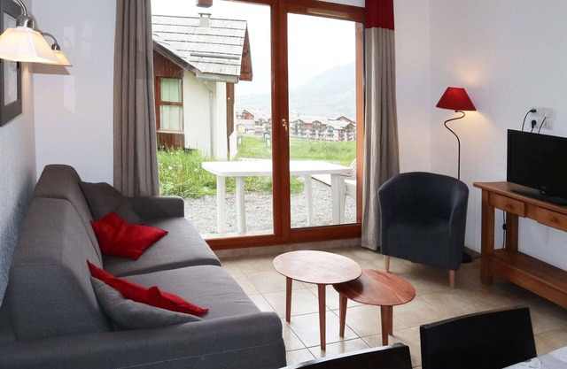 Ski-in/Ski-out Chalet, Pool & Sauna, Sleeps 6