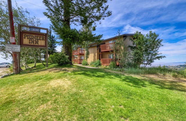 Ski-in/ski-out condo with sweeping tree-lined views