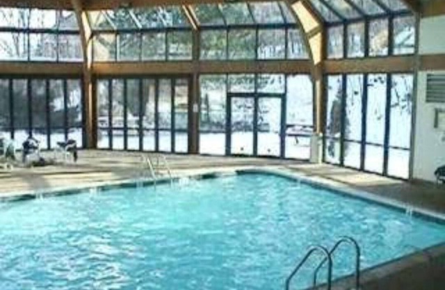 SKI-IN/SKI-OUT ON CAMELBACK MT. near shopping, hiking, rafting, Nascar & more