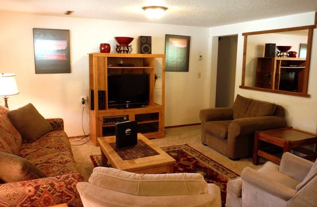 Ski-In/Ski-Out, Quaint Duplex