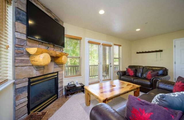 Ski Paradise Ground Floor Gem | Pool | Hot Tub