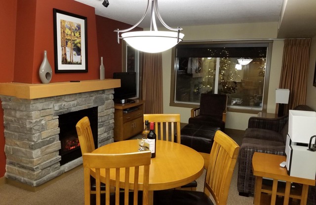 SKI, STAY, PLAY AT CANMORE COMFORT GETAWAY!