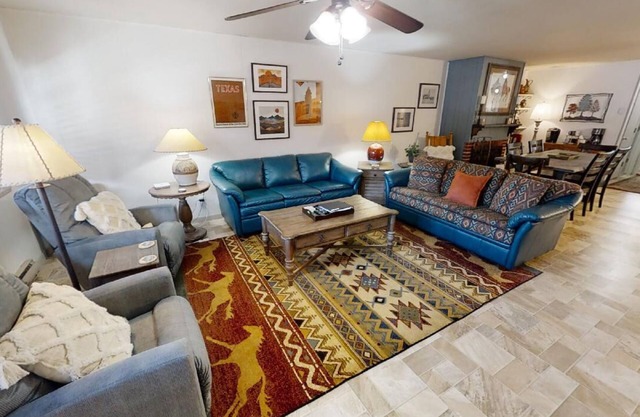 Ski View 10 - In Town - On Main Street - WiFi - Cable - Wood Burning Fireplace -
