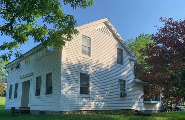 Ski Windham! Private swimming. Beautiful nature walks. Family comfort. Fast Wifi