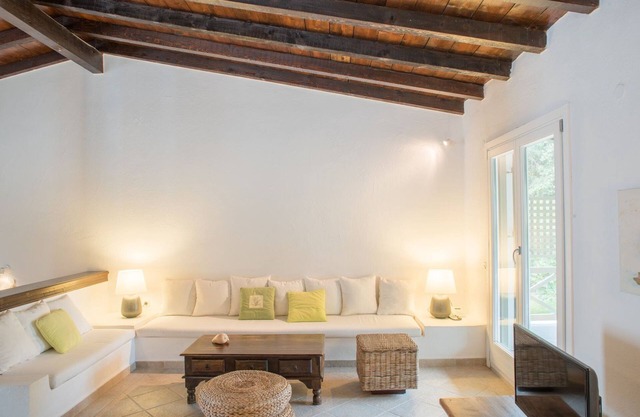 Skiathos Luxury Villa | 2 Bedroom Villa Dyo | Vromolimnos
