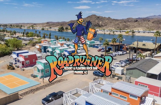 Skibatical, Private Hot Tub & Fenced Yard at Roadrunner Resort