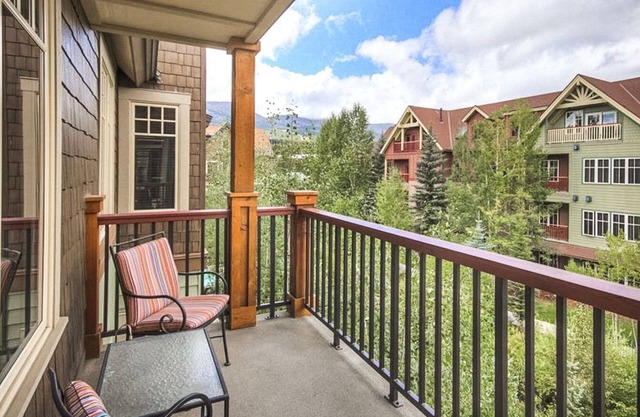 Skiers and outdoor lovers PARADISE, in the heart of Breckenridge~5 Mins to lift!
