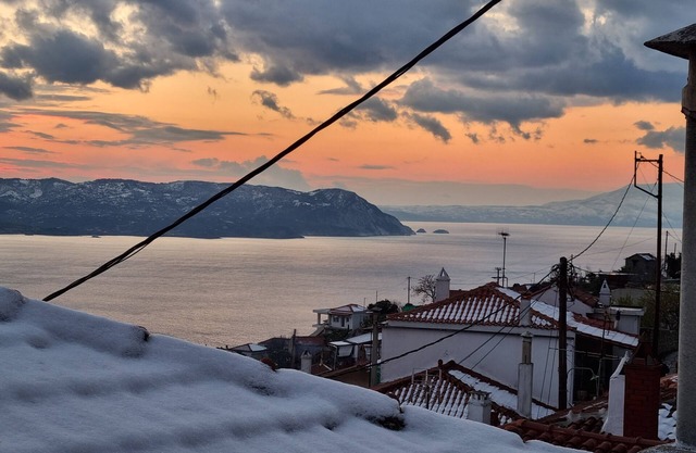 "skopelos- Iris - Your Traditional Home"