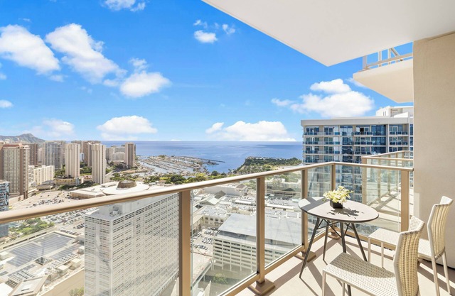 Sky Ala Moana West Ocean, Diamond Head & Honolulu City Views 1 Bed 1 Bath