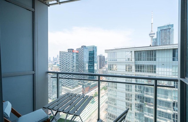 Sky Living Awesome Lake and City View
