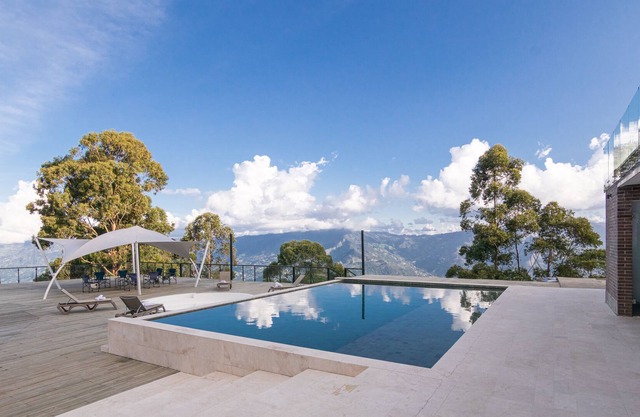 Sky Mountain Designer Villa / Amazing Views & Pool