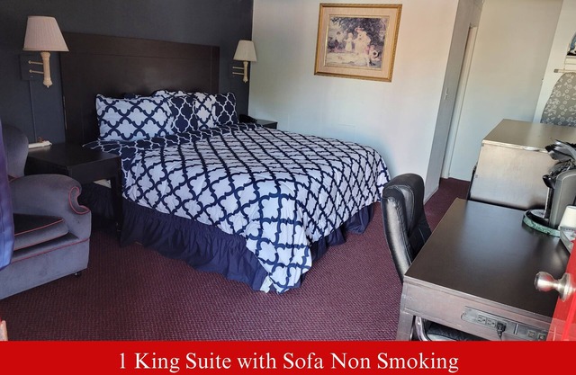 Sky-Palace Inn Hutchinson-1 King Suite NS