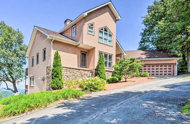 Sky Valley Home w/Mtn View, 5 Mi to Rabun Bald!