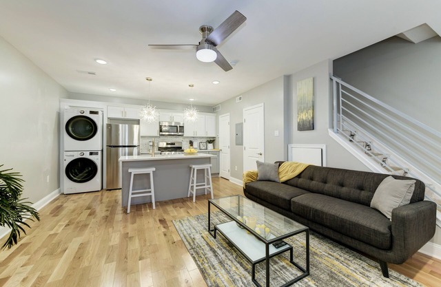 Skye Suites/Sleeps 6/Luxury/Modern/Multiple Beds