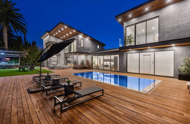 Skyline Luxury Haven - Modern Contemporary Estate w/Panoramic Views