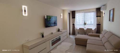 Skyline Sea View - Топ център Златни пясъци, първа линия