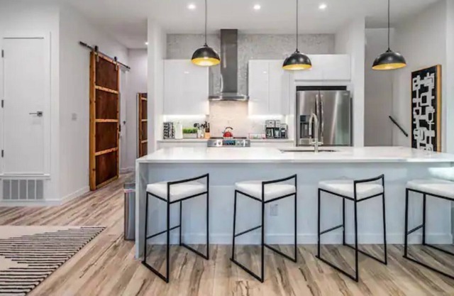 Skyline View |Luxury 3 story Townhouse