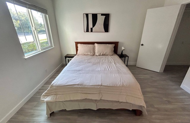 Sleek 1-bedroom condo in northern Rancho Cucamonga. Newly remodeled