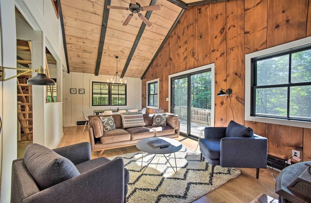 Sleek Cabin w/Deck, 8 Miles to Mount Snow & Hikes