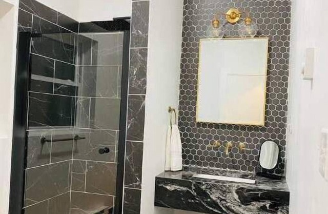 Sleek & Chic in the Poconos