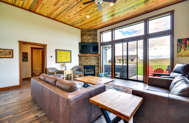Sleek Red Lodge Home Rental w/Private Hot Tub!