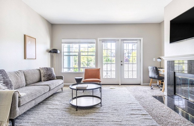 Sleek Santa Clara 2BR w/W/D, Gym, Pool, walk to Safeway, by Blueground
