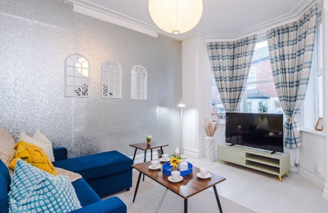 Sleep 7, Pool Table/TTennis, Free Parking, 3BR