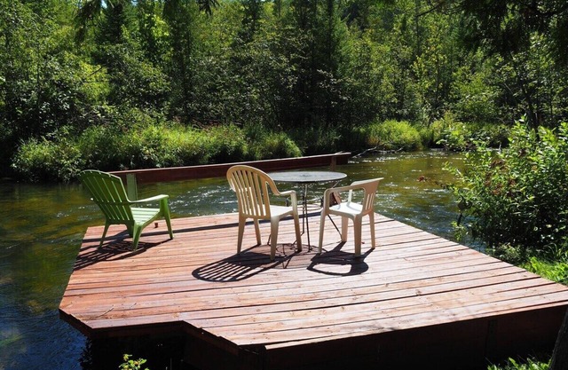 Sleeping Bear Riverside Cabins - Cabin #1