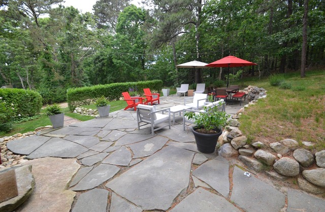 Sleeps 10+ New reno in 2022 - beautiful patio - 8 Min walk to downtown Edgartown