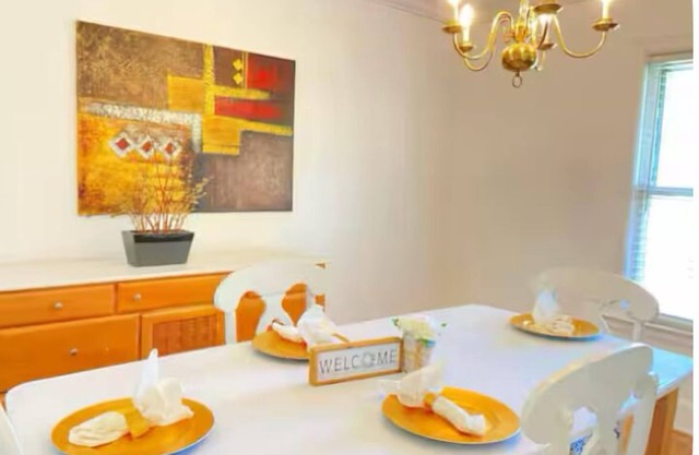 Sleeps 11 Newly Built Detached Guesthouse & Classic Main House