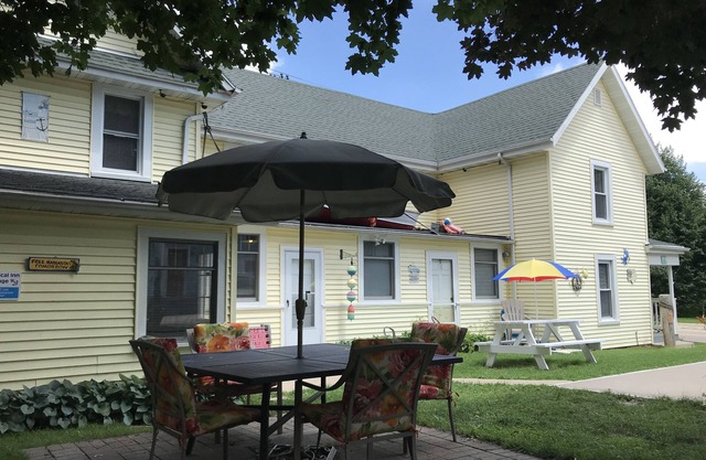Sleeps 15! DOWNTOWN LAKE GENEVA Fully Licensed for Weekend Rentals!