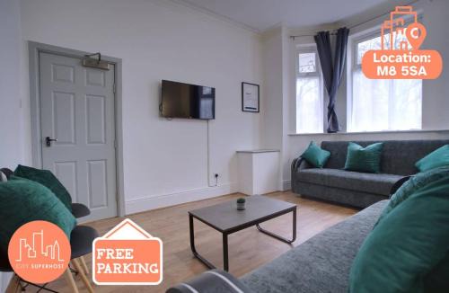 Sleeps 18 Lovely Mcr Home by City SuperHost