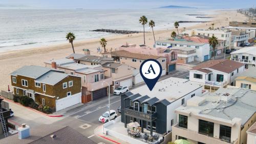 Sleeps 18 Steps to the Beach Shops Eateries Ocean Views Patio Fire Pit