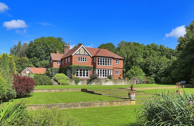 Sleeps 20 - Beautiful Country House with Hot Tub