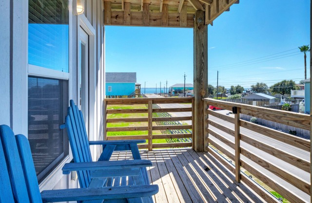 Sleeps 26 | 2 Homes w/Waterfront Pool + Boat Dock | Laguna Village Escape