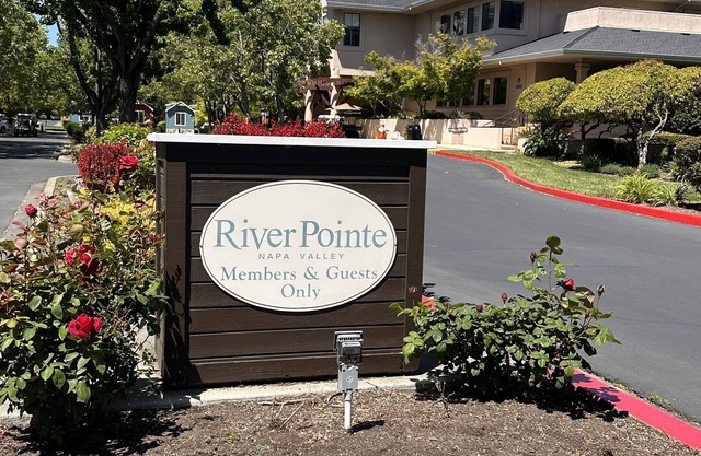 Sleeps 4! 1 Queen Size Bed with fold out couch. Unit has fridge, stove/microwave