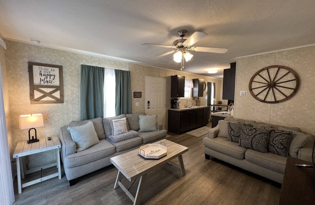 Sleeps 4 - 3Acre Retreat-Near Airport, Savannah & Beaches - Close to i-95 & i-16