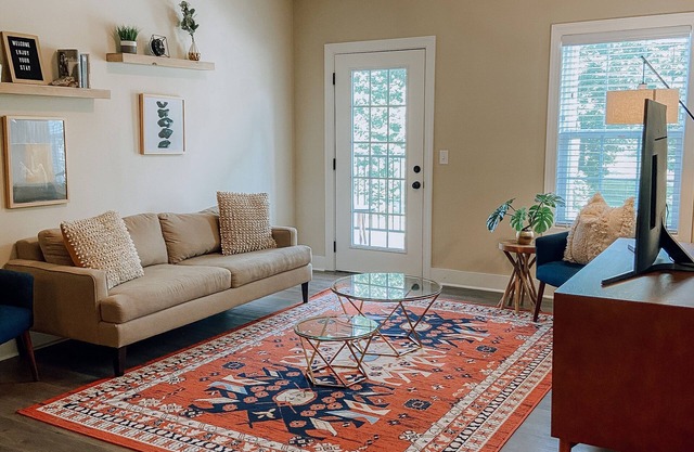 Sleeps 4! This two bedroom apartment is located just outside of Cookeville, TN