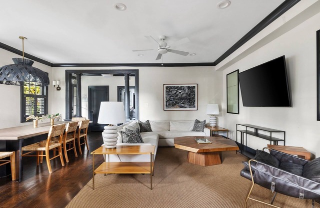 Sleeps 6| Downtown|Luxury House