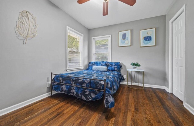 Sleeps 8 - Downtown Getaway