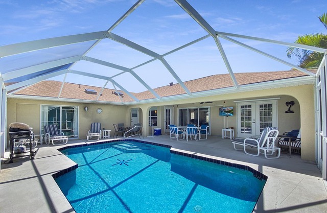 Sleeps 8, full refund, pool heat, 2 suites